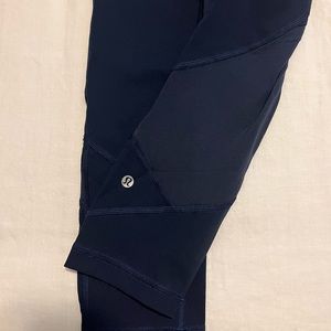 Lulu crop leggings. Size 4
